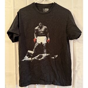 Muhammad Ali Knockout Victory Red Boxing Gloves Graphic T-Shirt Size Large Black